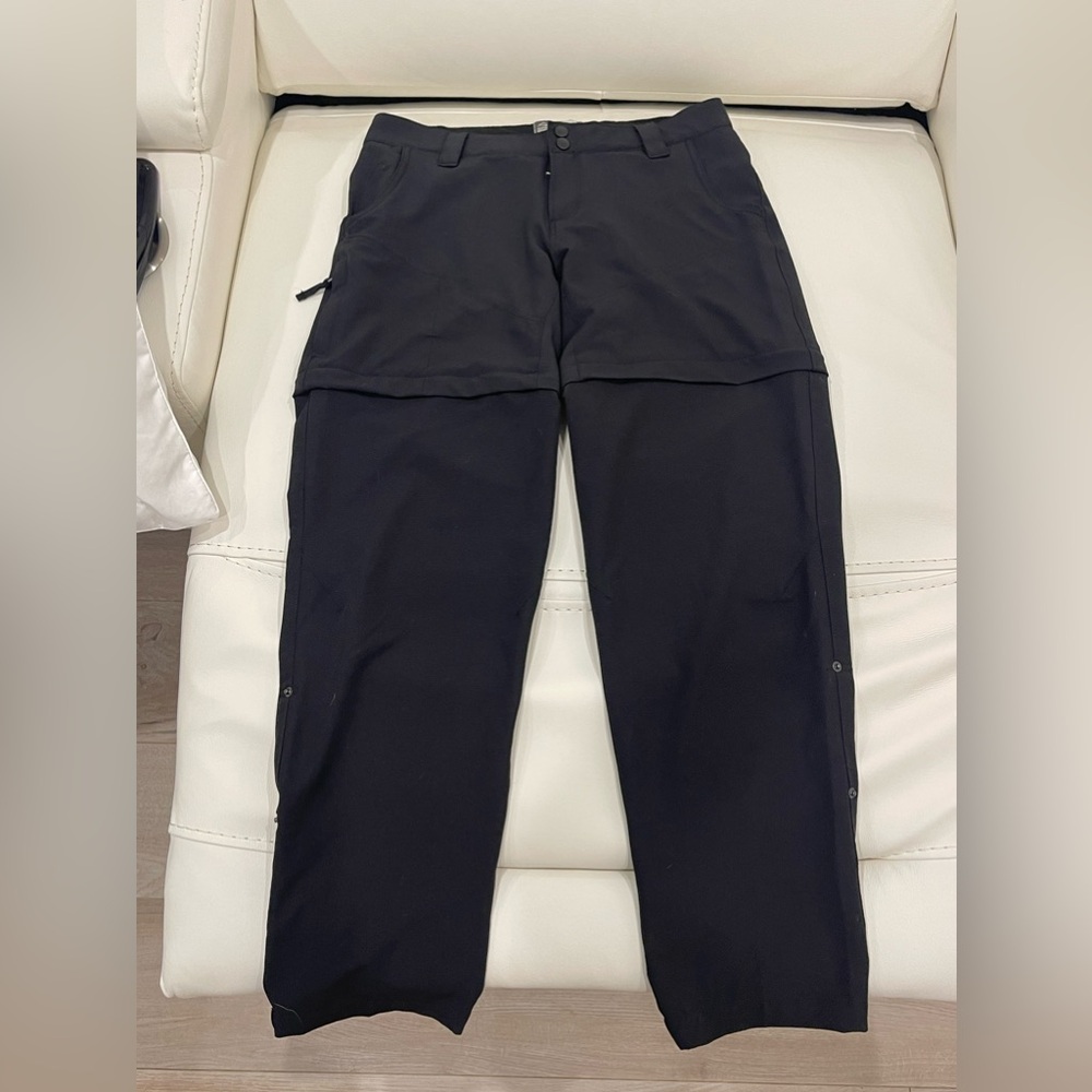 Alpine Design Mountain Tech convertible hiking pants. Size 8